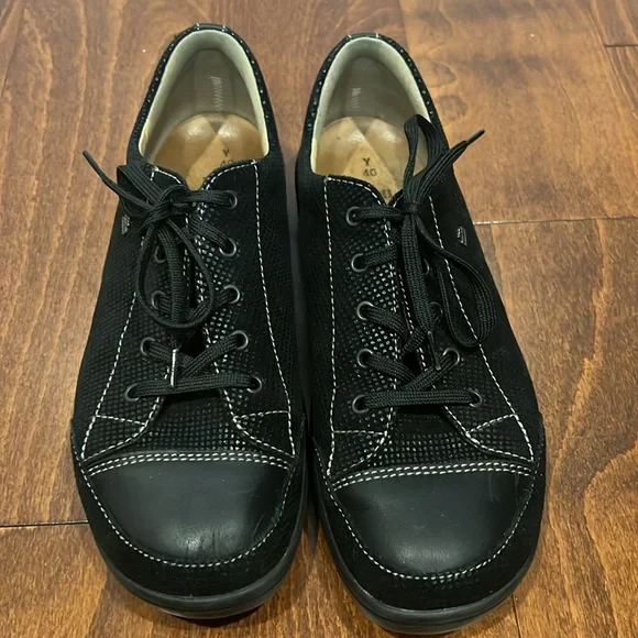 Finn Comfort Women’s Soho-S Leather Sneaker - Picture 2 of 13